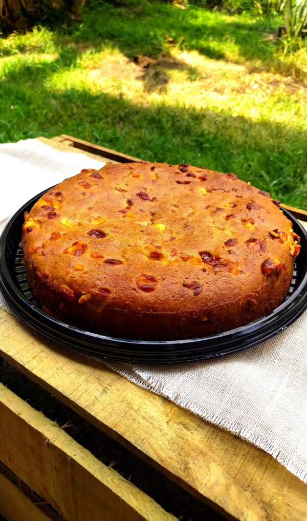 Torta de banano con queso y bocadillo