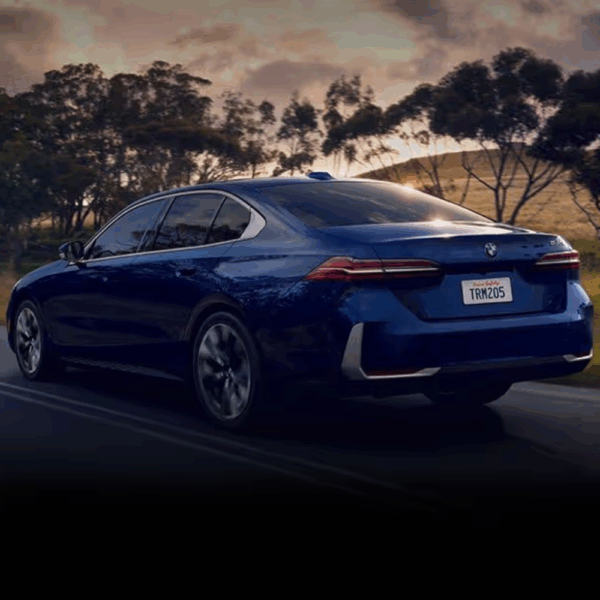 BMW 520i Edición M 2025 Sedan - Image 2